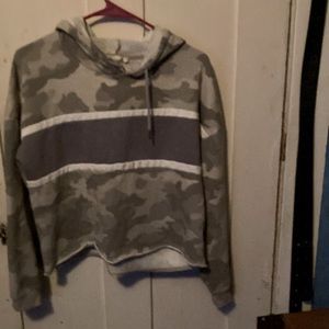 Camo sweater hoodie size Large barely worn